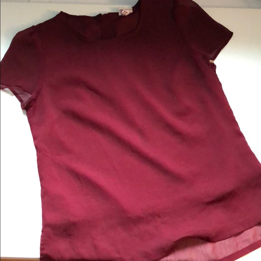Red short sleeve blouse